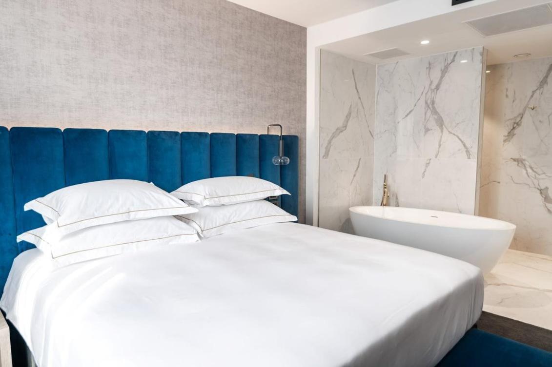 Elegans Hotel Brdo Kranj Bagian luar foto