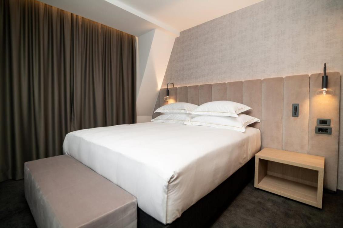 Elegans Hotel Brdo Kranj Bagian luar foto
