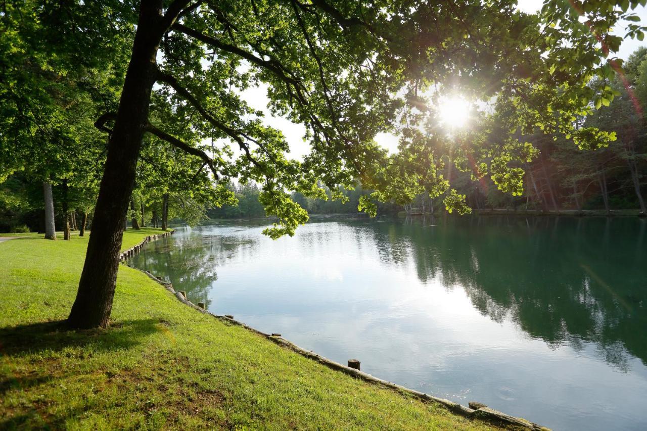Elegans Hotel Brdo Kranj Bagian luar foto