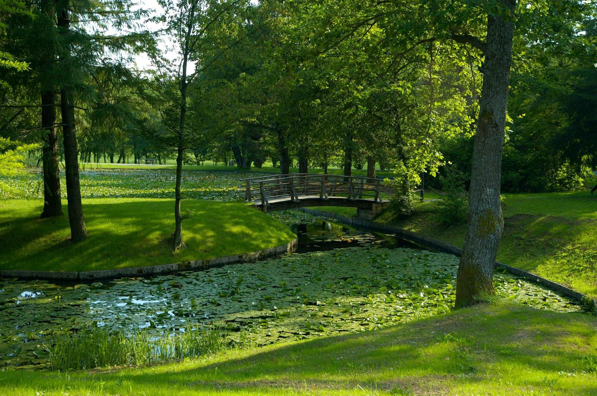 Elegans Hotel Brdo Kranj Bagian luar foto