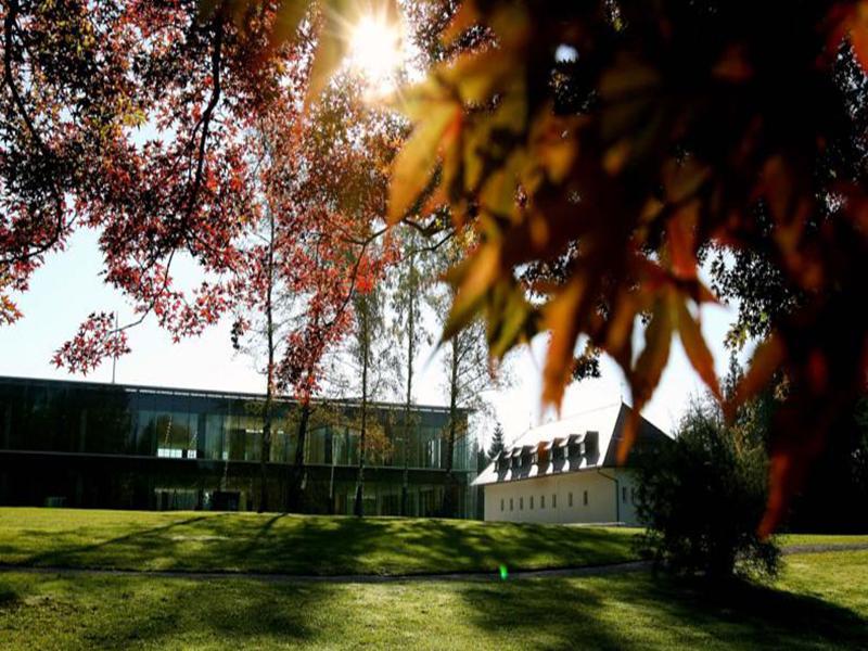 Elegans Hotel Brdo Kranj Bagian luar foto