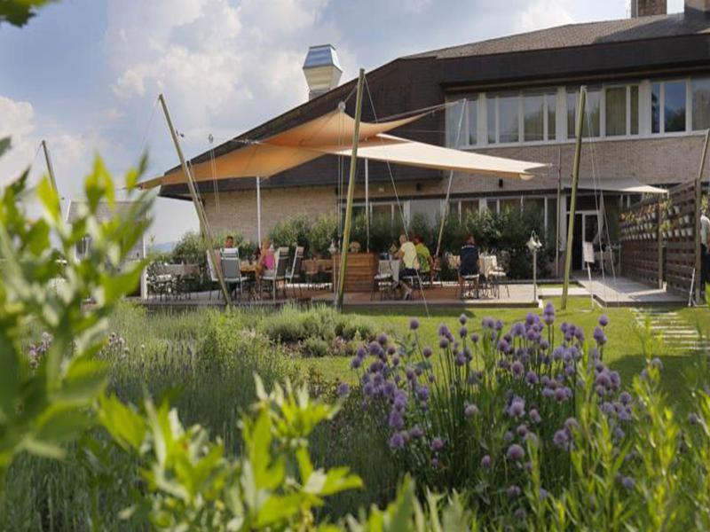 Elegans Hotel Brdo Kranj Bagian luar foto