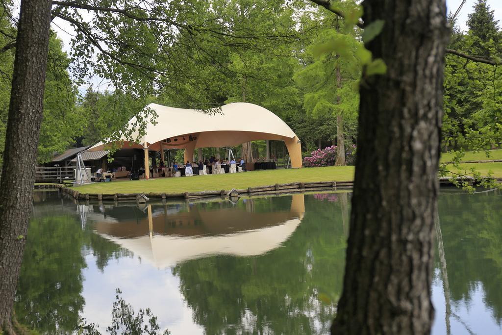 Elegans Hotel Brdo Kranj Bagian luar foto