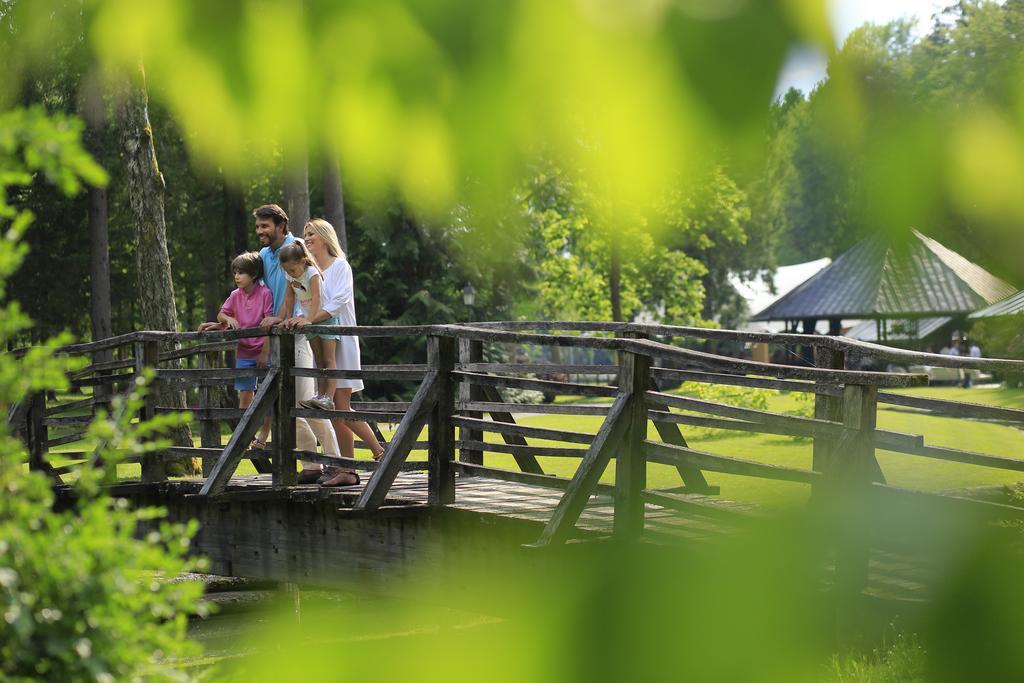 Elegans Hotel Brdo Kranj Bagian luar foto